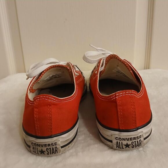 Red low-top Converse Chuck Taylor All Star canvas unisex sneakers size M 7 W 9 - Picture 5 of 7